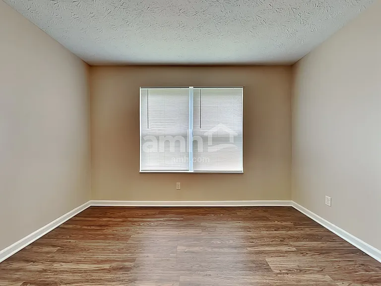 3416 Montgomery Dr — Photo 7