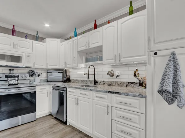 279 Flanders #F, Delray Beach, FL 33484