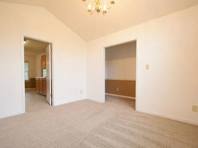 1328 Butterwood Cir — Photo 8