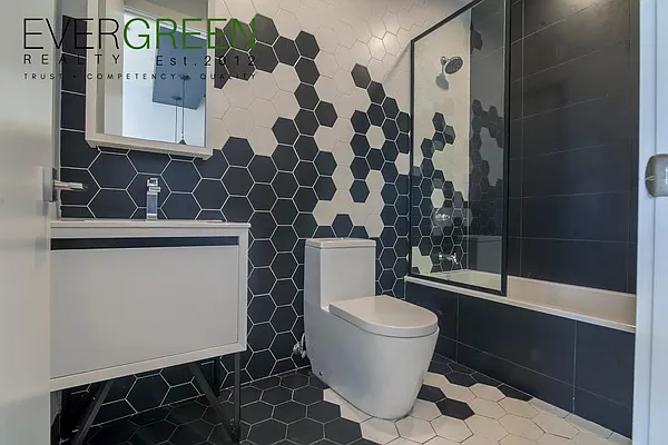 Rented by Evergreen Apartments BK | media 7