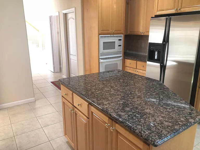 327 California St #B — Photo 25