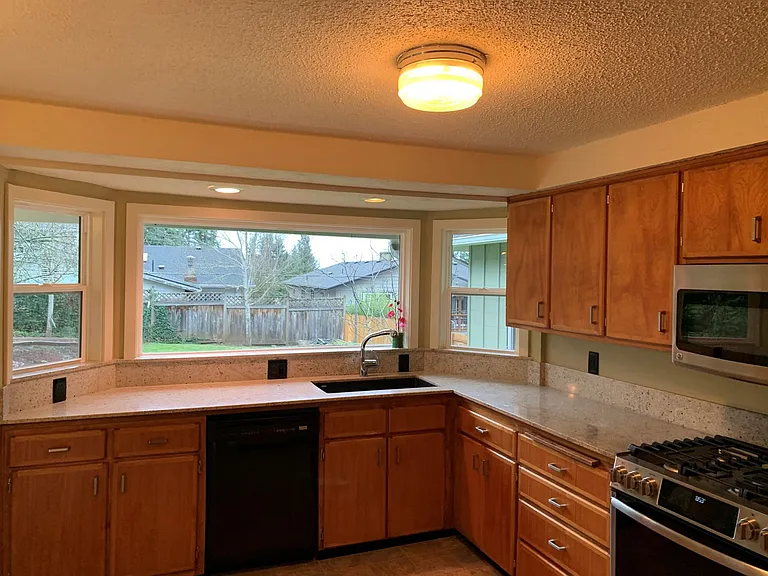 1735 McLean Blvd — Photo 6
