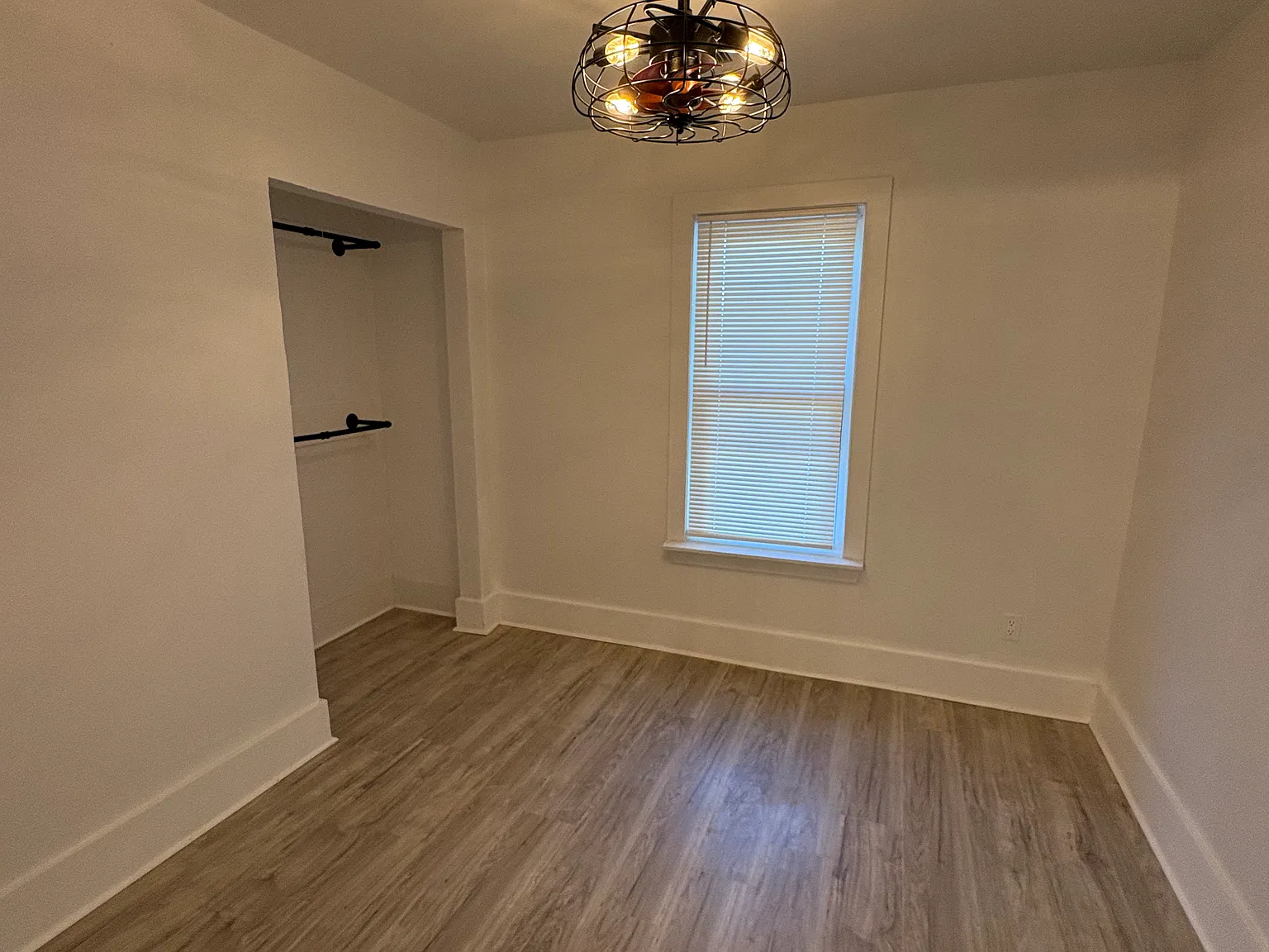4 bed, 1250 sqft, $1,600 — Photo 4