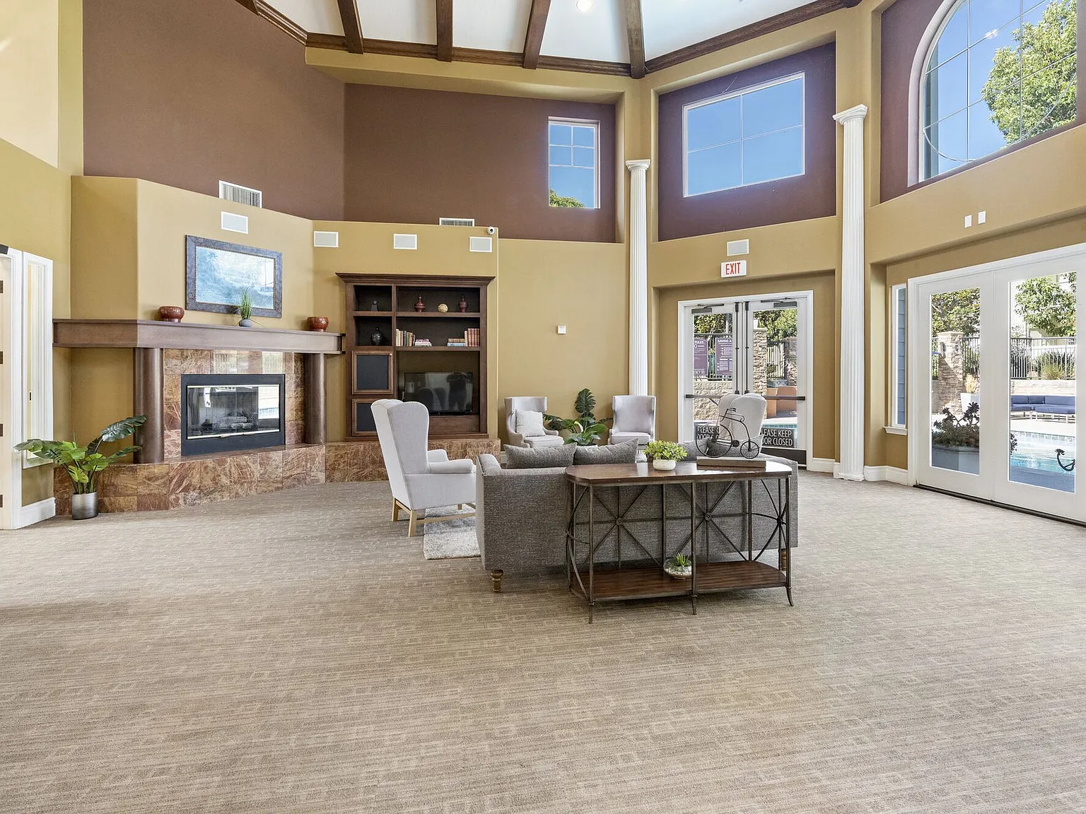 Via Ventura Apartments — Photo 4