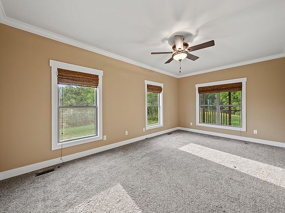 33rd image of 128 Leath Ln