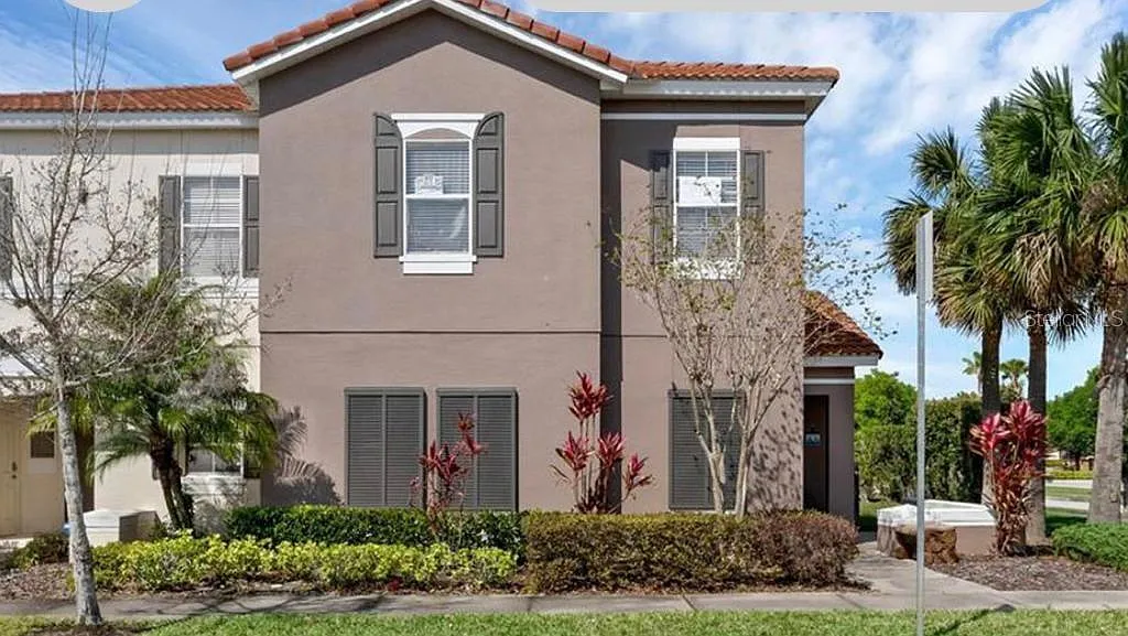 4 bed, 3.0 bath, 1636 sqft, $2,450 — Photo 1