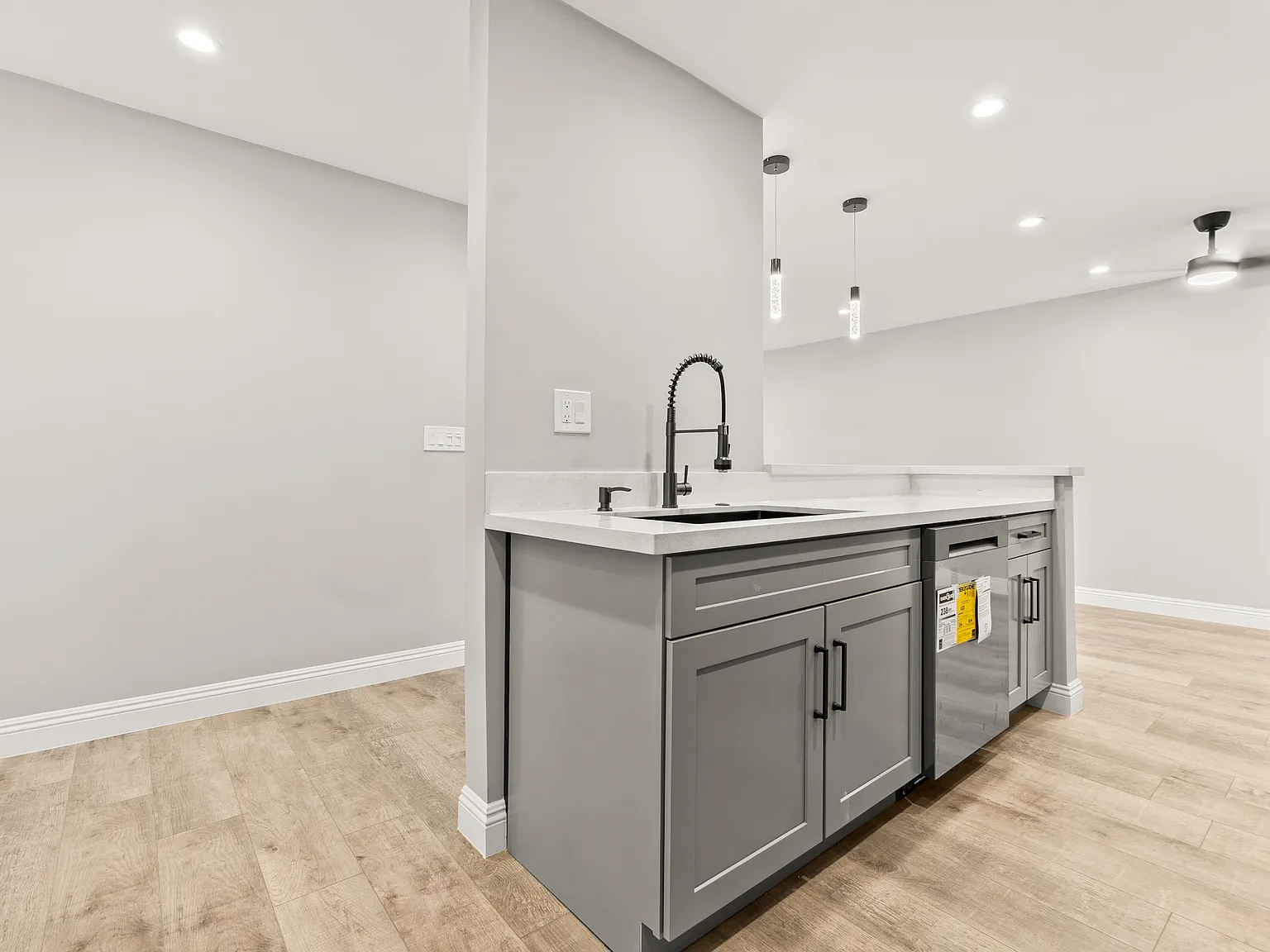 Leyden Apartments — Photo 4