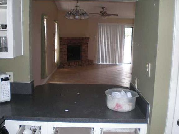 5th image of 215 Indian Oaks Dr #215