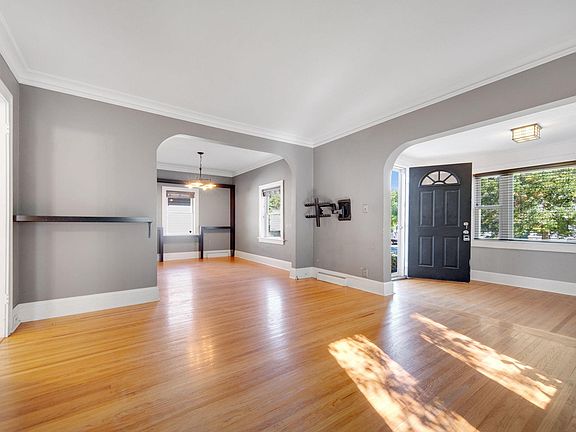 3rd image of 3636 36th Ave S