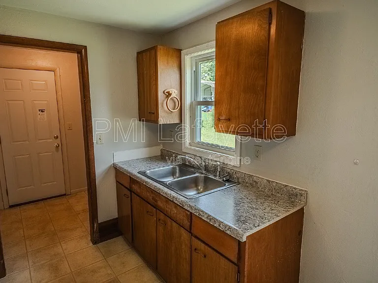 442 Lamplighter Ln — Photo 5
