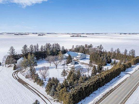 3rd image of 7603 N Raymond Rd