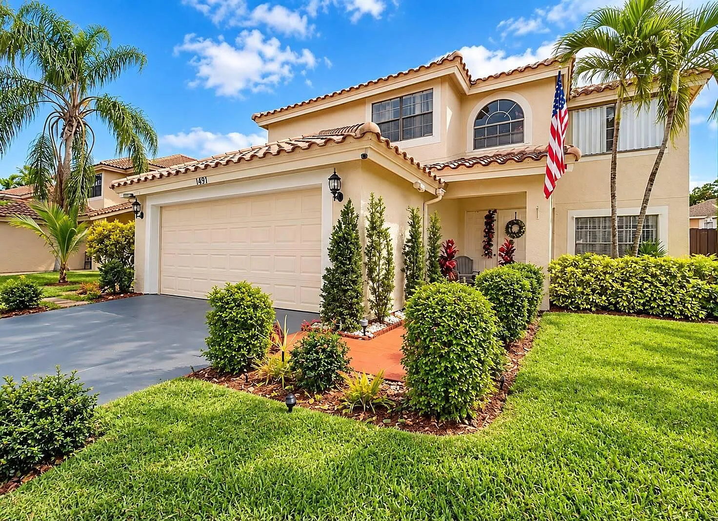 4 bed, 2.5 bath, 2276 sqft, $4,300 — Photo 1
