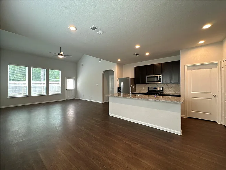 2611 Hoffman Ln — Photo 5