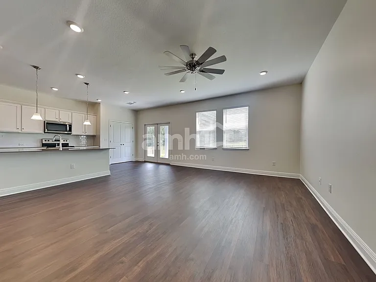 27438 Saint Andrews Ave — Photo 8