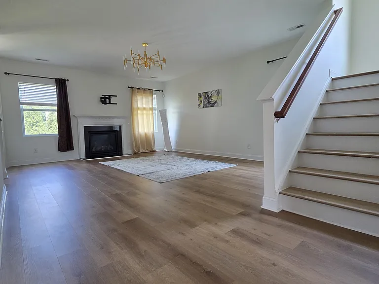 8312 Compton Acres Ln — Photo 5