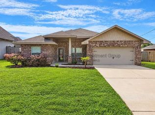 518 Lakeview St, Mary Esther, FL 32569