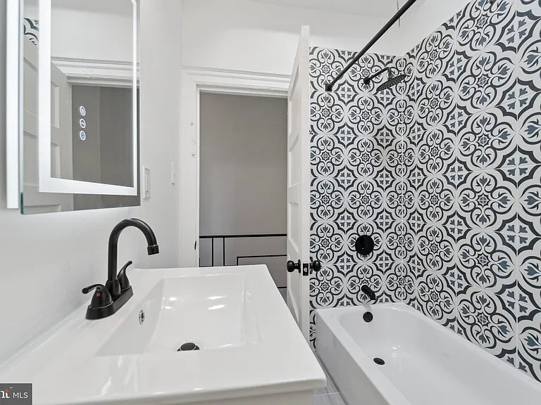 127 W Albanus St — Photo 12