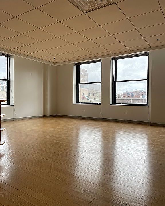 1st image of 108 W Jefferson St APT 607