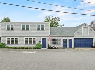 2 Central St, Marblehead, MA 01945
