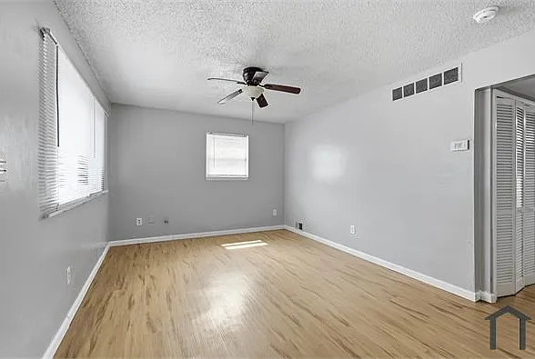 3 bed, 900 sqft, $1,700 — Photo 3