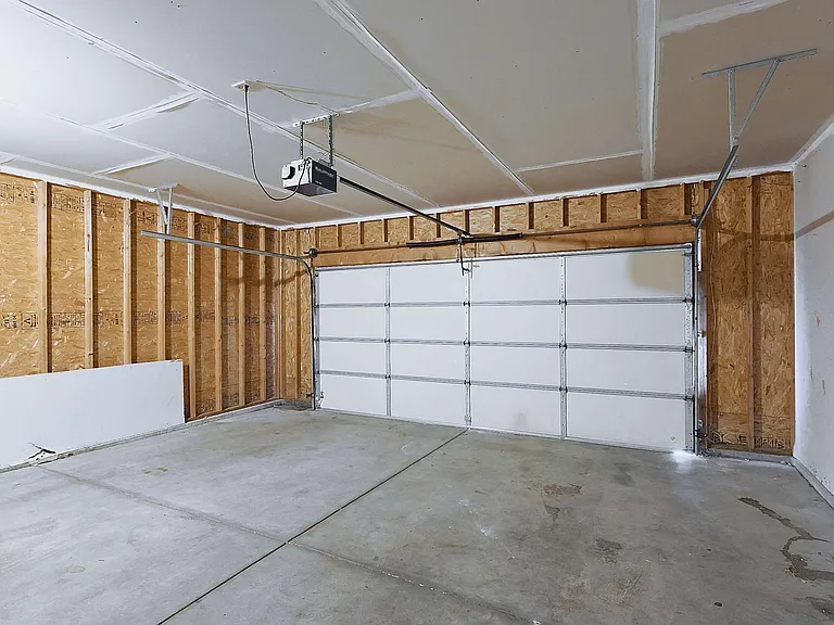 8604 Delphinium Ln — Photo 38