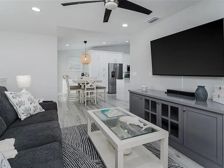 834 Gulf Pavilion Dr #204 — Photo 13