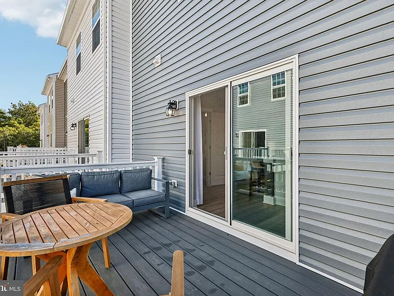 137 Willett Hollow St — Photo 3