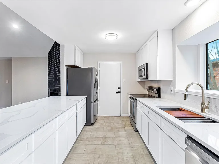 924 Simon Dr — Photo 10