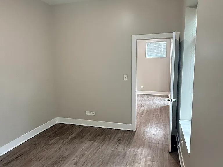 4834 S King Dr #3 — Photo 7
