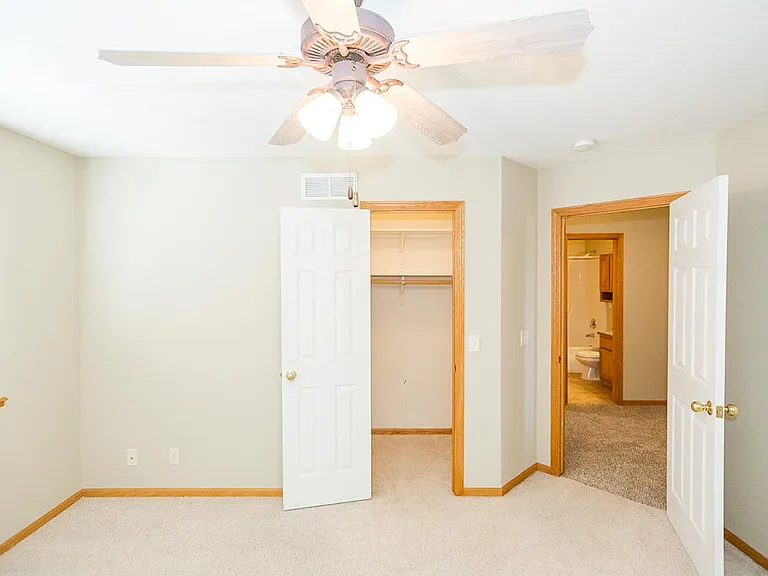 6910 Milan Dr — Photo 17