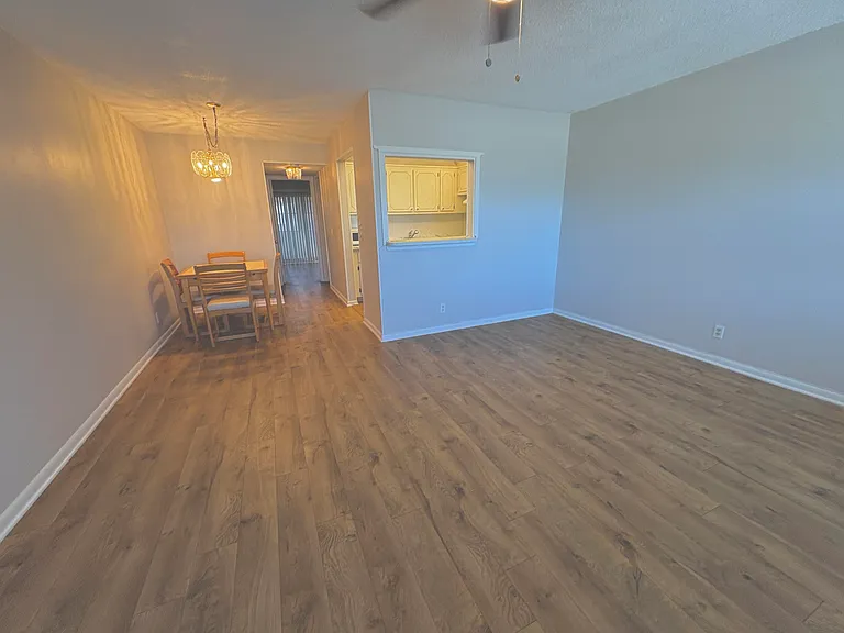 372 Camden Dr #P — Photo 9