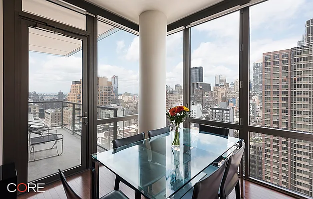 Rented by CORE | media 35