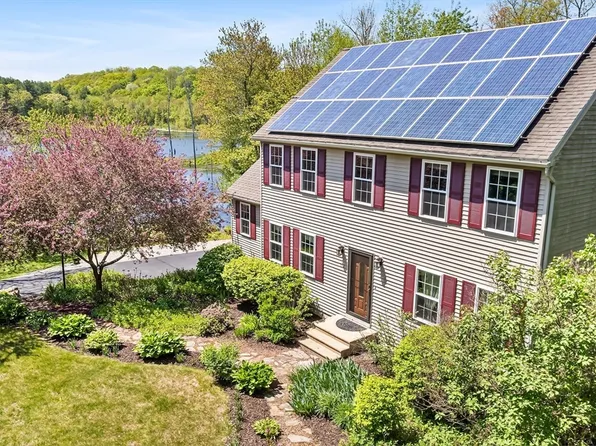 102 Haggerty Rd, Charlton, MA 01507