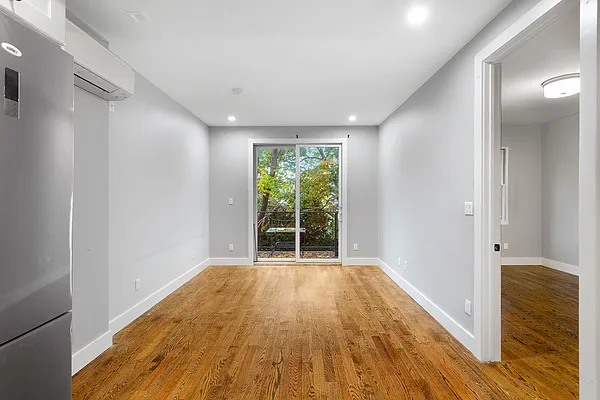 Rented by Safdie Realty Group | media 8