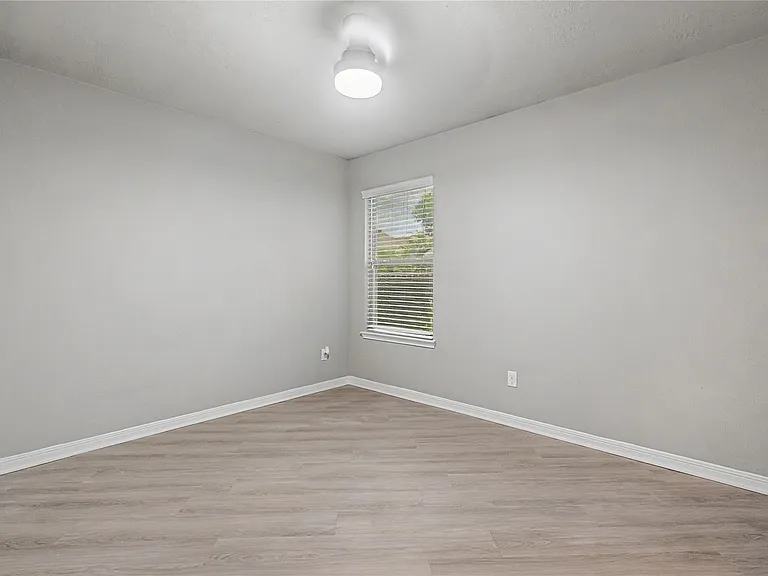 2134 Markley Dr — Photo 18