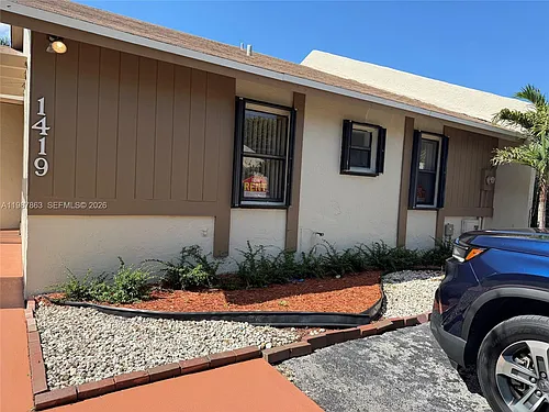 1419 Yellowthroat St Photo 1