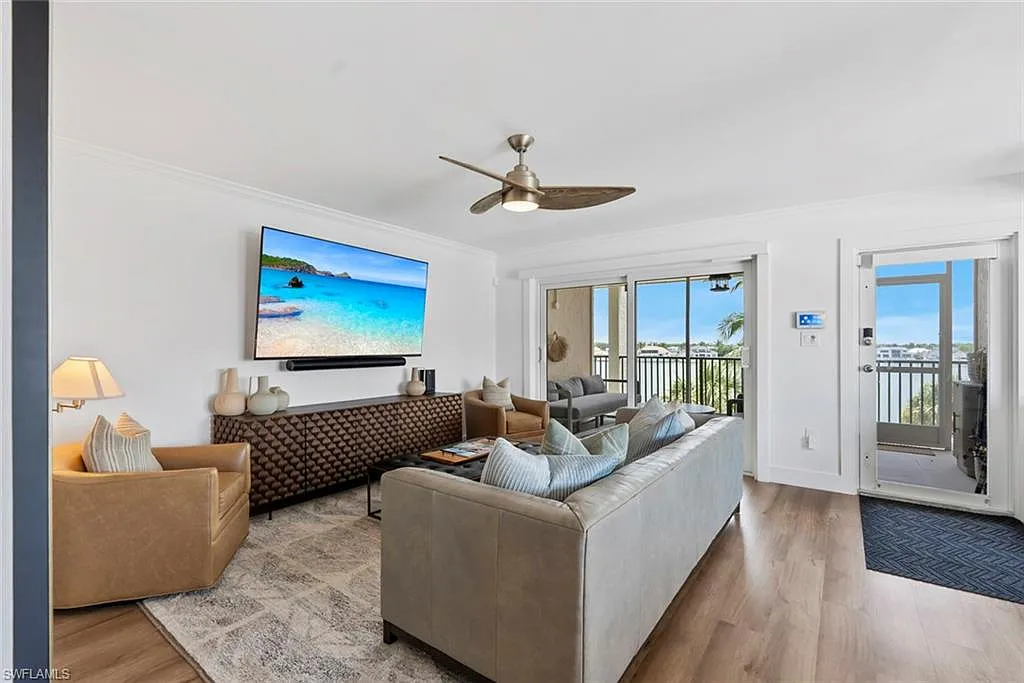 2 bed, 2.0 bath, 1196 sqft, $13,500 — Photo 2