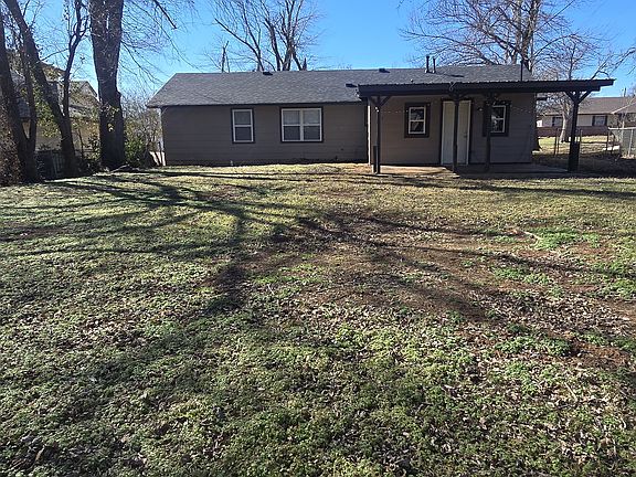 2nd image of 1409 Thompson Dr
