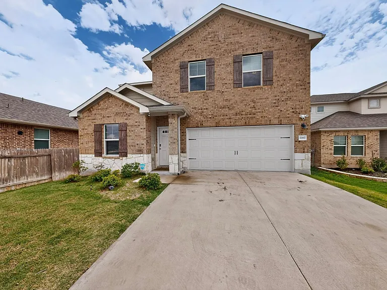 17617 Fairbridge Ln — Photo 3