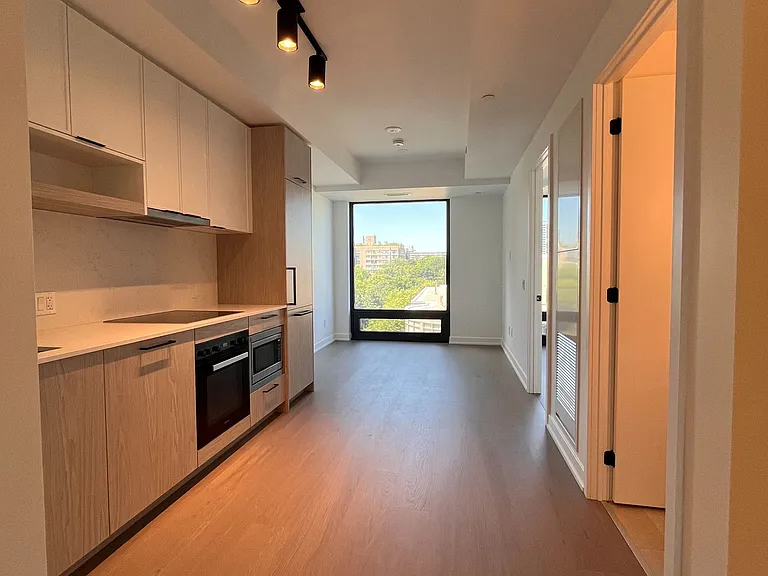 91 Montclair Ave #908 — Photo 2