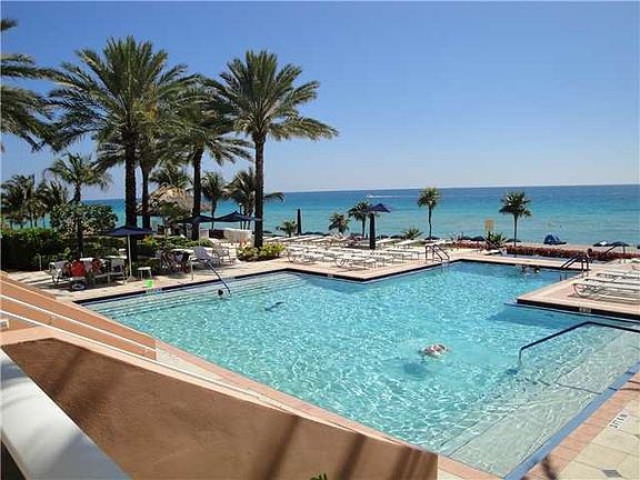 3rd image of 19333 Collins Ave APT 1106