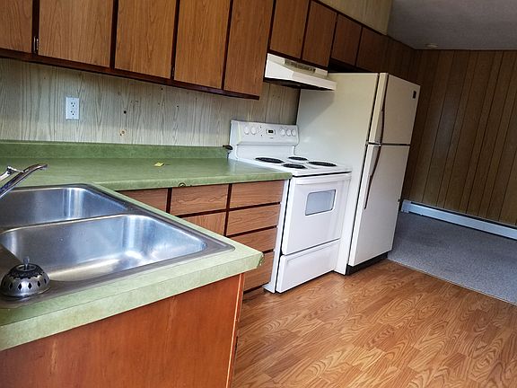 2nd image of 414 Silver St