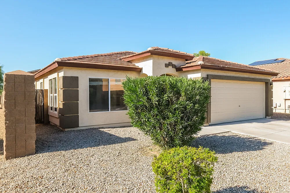3 bed, 2.0 bath, 1520 sqft, $1,845 — Photo 3