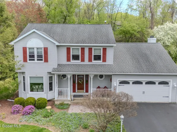 33 Robin Lane, Rensselaer, NY 12144