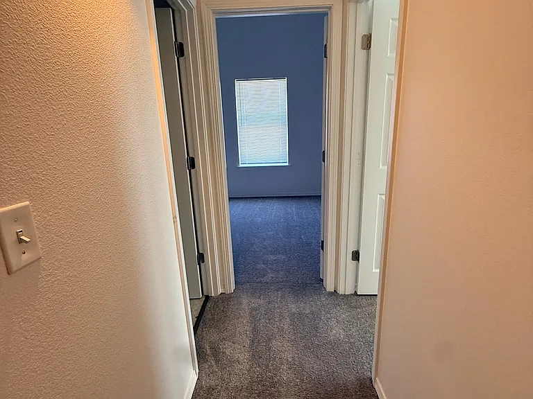 519 NE Webster St — Photo 13