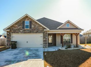 125 Savannah Ln, Bonaire, GA 31005