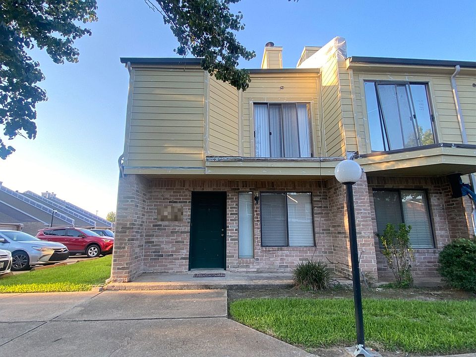 1st image of 3831 Landmark Dr #1