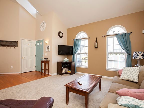 5th image of 194 Moonstone Dr