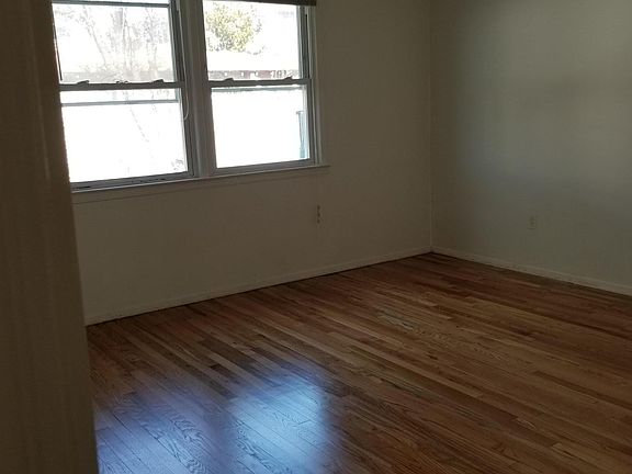 2nd image of 15 Madison Ave
