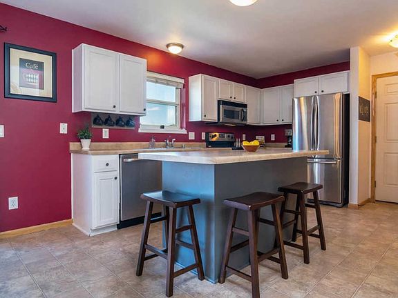 3rd image of 4807 Bautista Dr